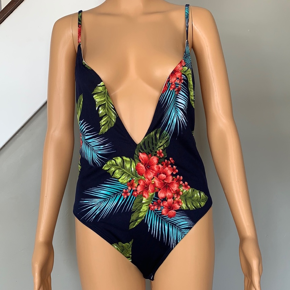 One piece swimsuit nwt